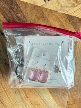 AMAZING VALUE NWT Mixed Jewelry lot - Earrings, Necklaces, Gifts